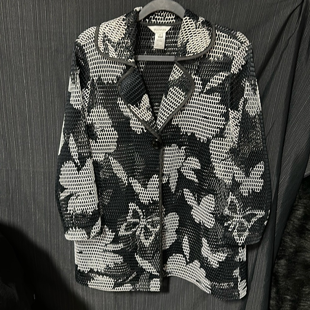 MULTIPLES Jacket Black White Floral Appliqué 1 button front / Size XL‎ / H-100